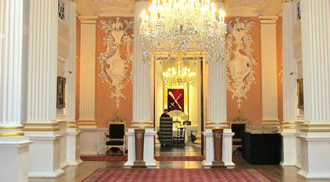 Mansion -house -salon